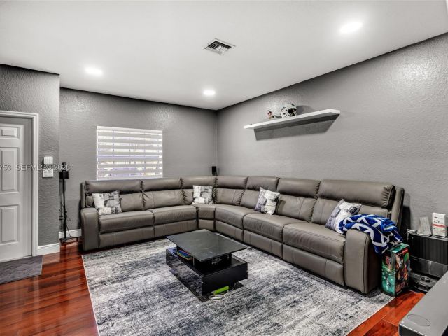 Продажа дома по адресу 5791 NW 116th Ave 112 - фото 7510788