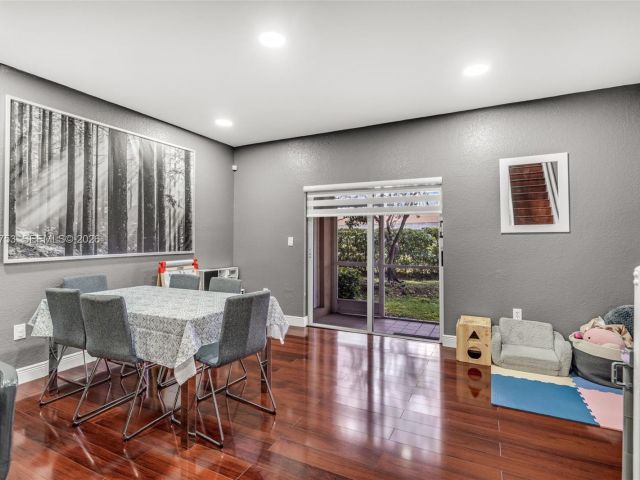 Продажа дома по адресу 5791 NW 116th Ave 112 - фото 7510792