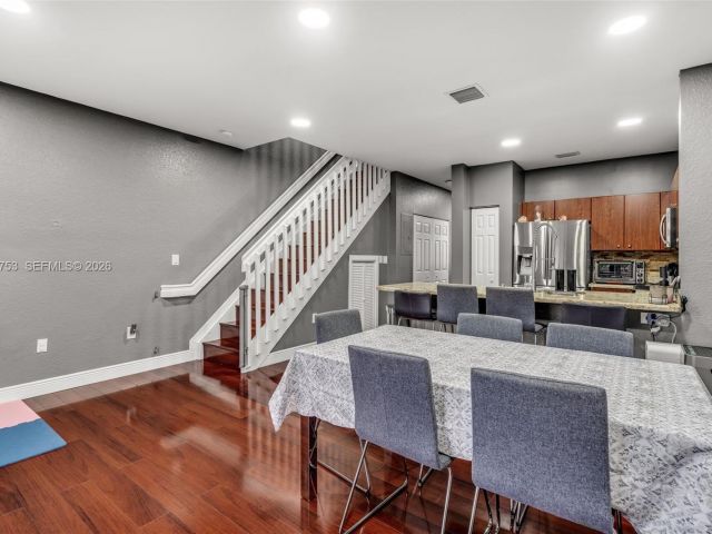 Продажа дома по адресу 5791 NW 116th Ave 112 - фото 7510793