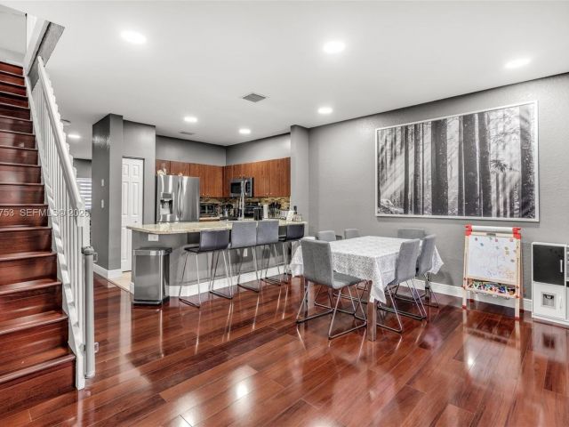 Продажа дома по адресу 5791 NW 116th Ave 112 - фото 7510794