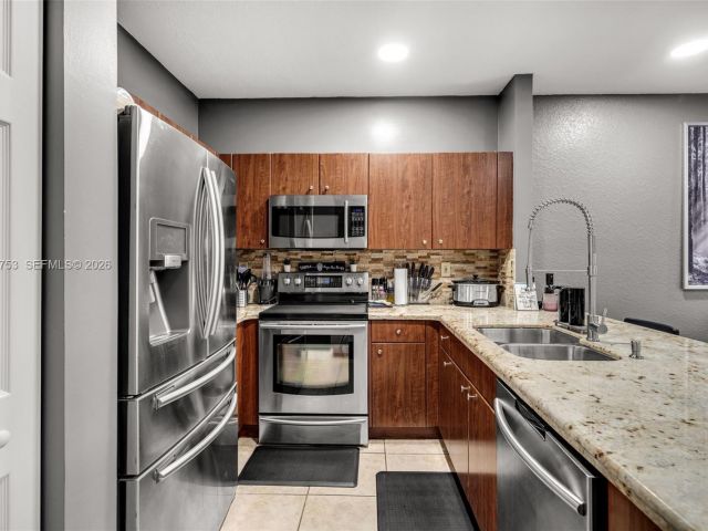 Продажа дома по адресу 5791 NW 116th Ave 112 - фото 7510796