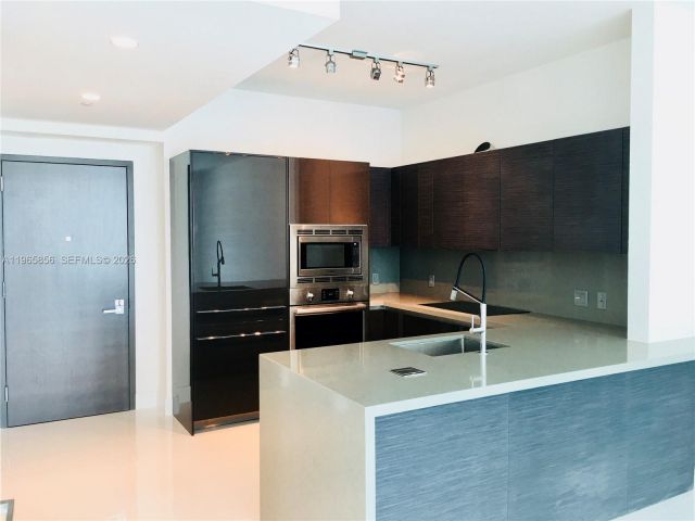 Продажа квартиры #2607 - фото 7436130