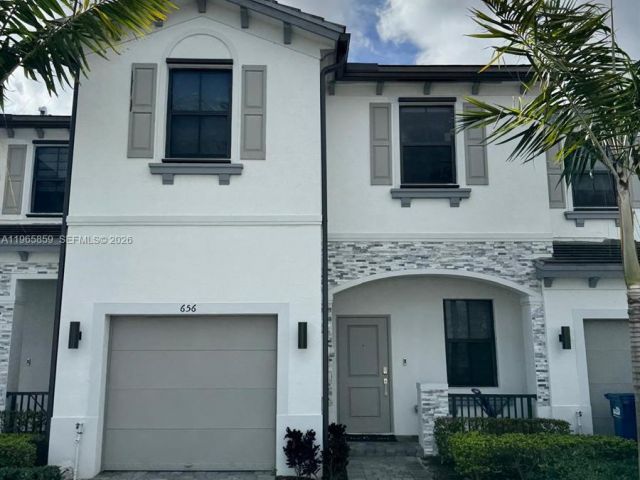 Продажа дома по адресу 656 NW 203rd Ter - фото 7434101