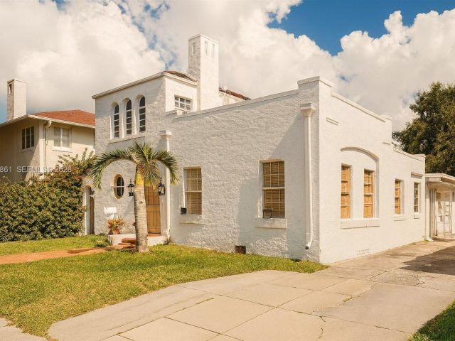 Продажа дома по адресу 1545 NW 8th Ter - фото 7445459