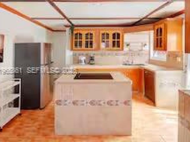 Продажа дома по адресу 1545 NW 8th Ter - фото 7445464