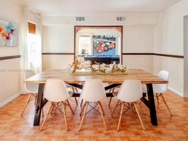 Продажа дома по адресу 1545 NW 8th Ter - фото 7445466