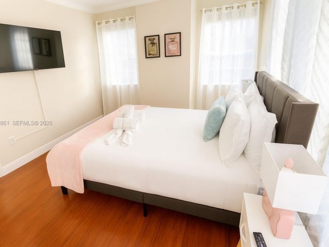 Продажа дома по адресу 1545 NW 8th Ter - фото 7445470