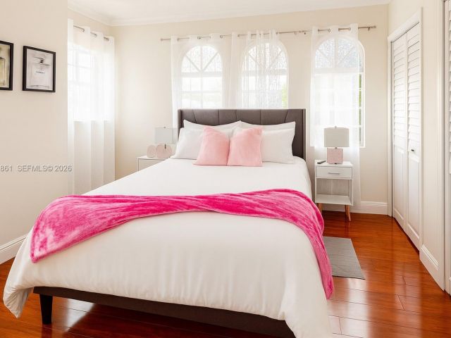 Продажа дома по адресу 1545 NW 8th Ter - фото 7445471