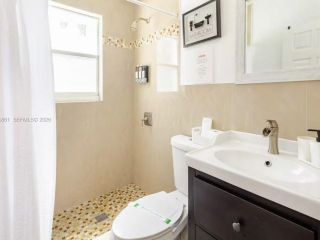 Продажа дома по адресу 1545 NW 8th Ter - фото 7445474