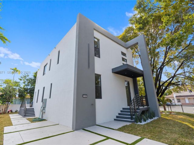 Продажа дома по адресу 1644 NW 8th Ter - фото 7434124