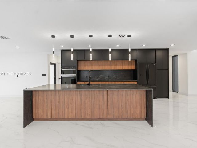 Продажа дома по адресу 1644 NW 8th Ter - фото 7434136