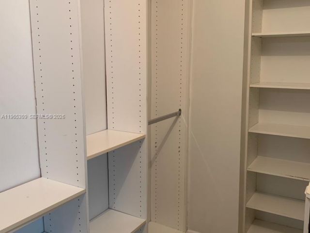 Дом в аренду по адресу 12447 NW 7th St - фото 7436338