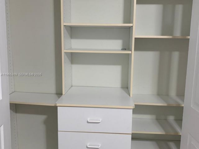 Дом в аренду по адресу 12447 NW 7th St - фото 7436345