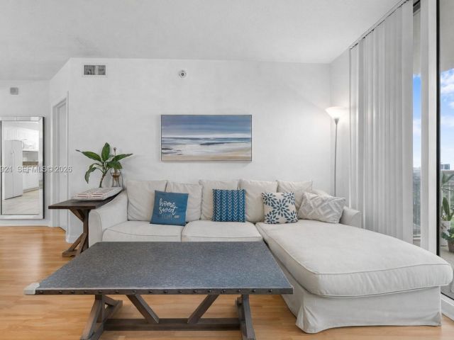 Продажа квартиры #2415 - фото 7435936