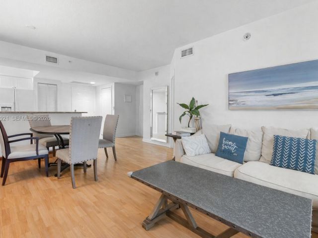 Продажа квартиры #2415 - фото 7435938