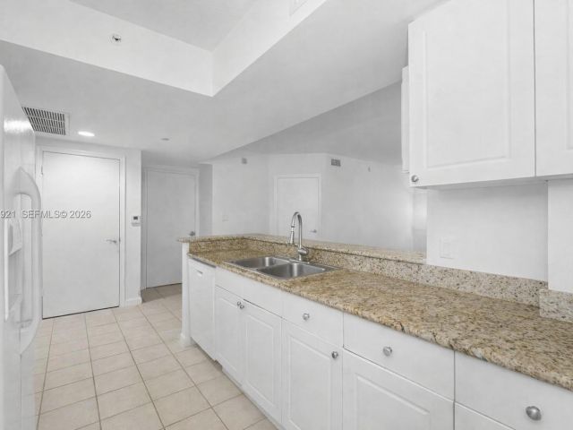 Продажа квартиры #2415 - фото 7435939