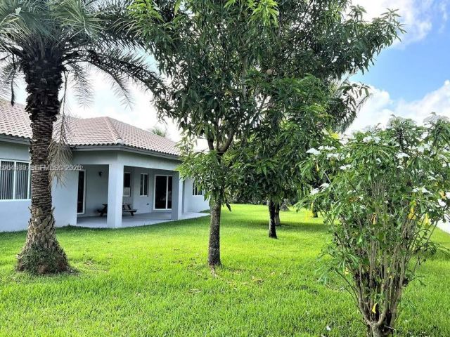 Дом в аренду по адресу 27669 SW 154th Ave - фото 7435393