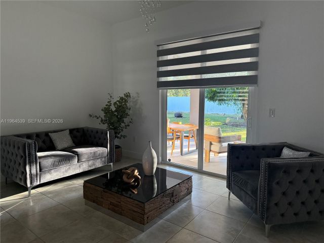 Дом в аренду по адресу 27669 SW 154th Ave - фото 7435394