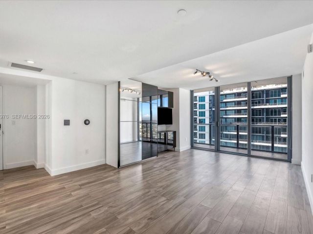 Продажа квартиры #4807 - фото 7436051