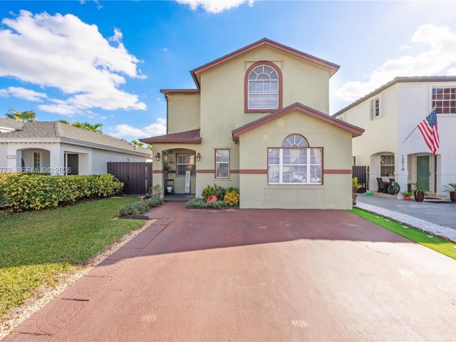 Продажа дома по адресу 13910 SW 163rd St - фото 7436730