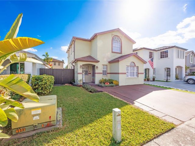 Продажа дома по адресу 13910 SW 163rd St - фото 7436732