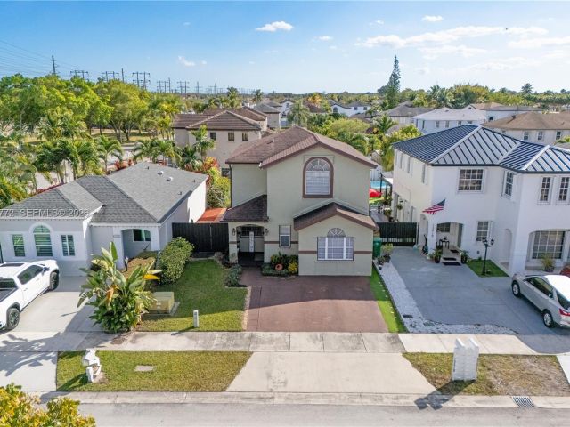 Продажа дома по адресу 13910 SW 163rd St - фото 7436733