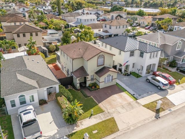 Продажа дома по адресу 13910 SW 163rd St - фото 7436734