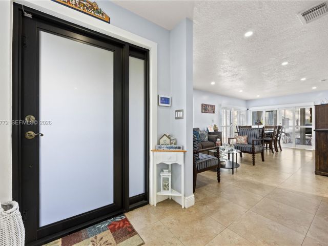 Продажа дома по адресу 13910 SW 163rd St - фото 7436738