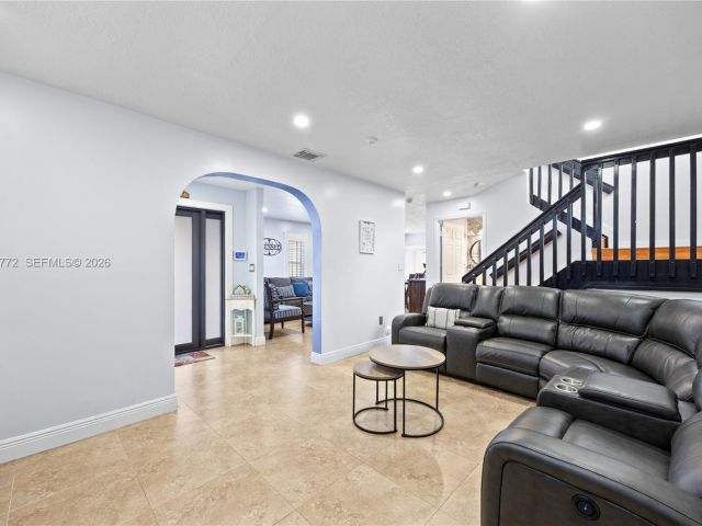 Продажа дома по адресу 13910 SW 163rd St - фото 7436739