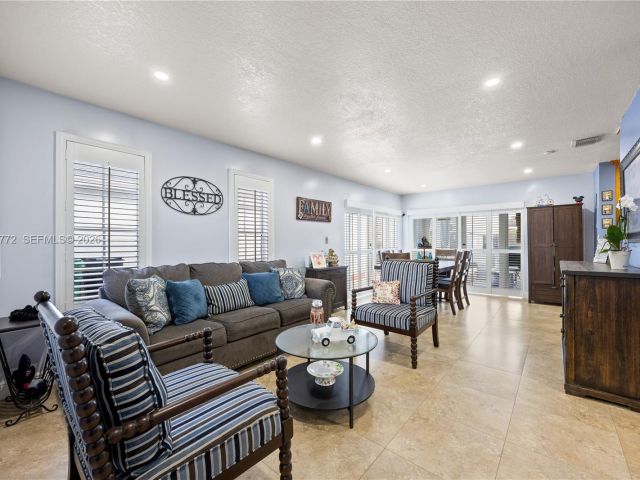 Продажа дома по адресу 13910 SW 163rd St - фото 7436743