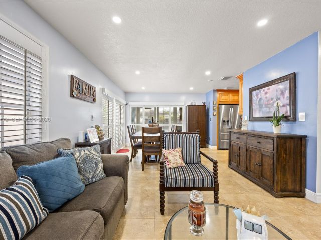 Продажа дома по адресу 13910 SW 163rd St - фото 7436744