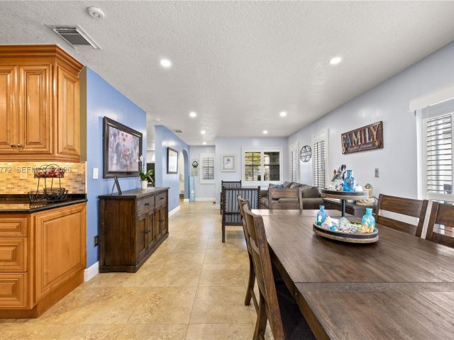 Продажа дома по адресу 13910 SW 163rd St - фото 7436749