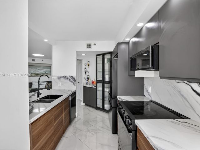 Продажа квартиры #1710 - фото 7487506