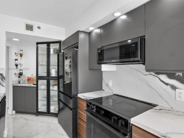 Продажа квартиры #1710 - фото 7487508