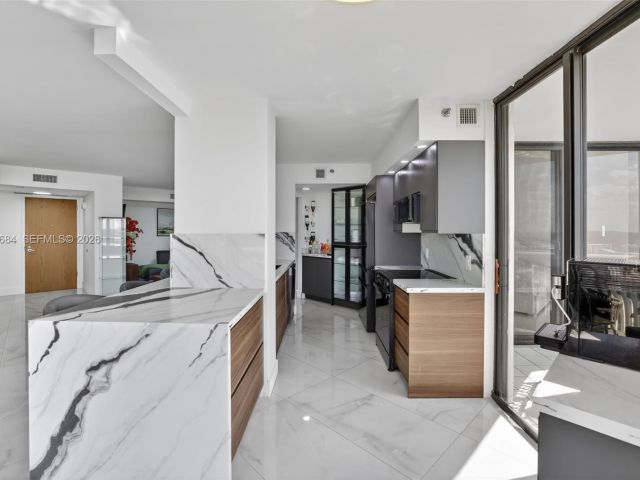 Продажа квартиры #1710 - фото 7487509