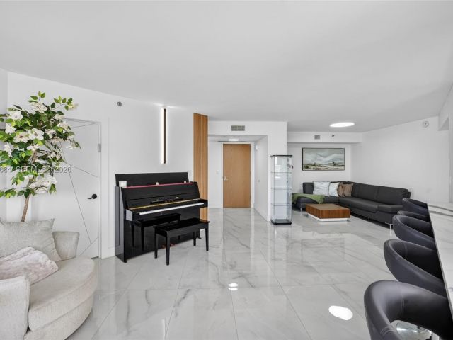 Продажа квартиры #1710 - фото 7487516