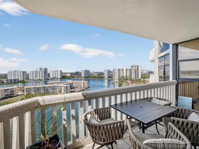 Продажа квартиры #1710 - фото 7487521