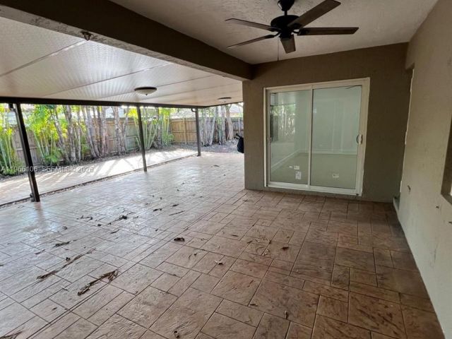 Дом в аренду по адресу 11320 SW 245th St - фото 7492980