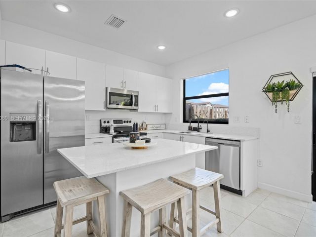 Продажа дома по адресу 9941 SW 231st Ln 9941 - фото 7436834