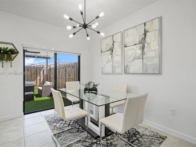 Продажа дома по адресу 9941 SW 231st Ln 9941 - фото 7436847