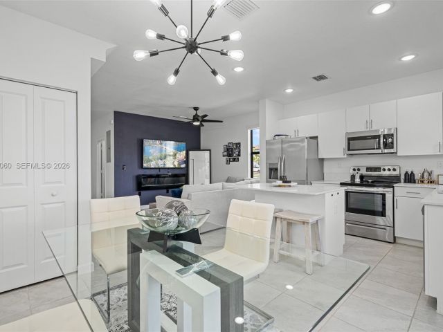 Продажа дома по адресу 9941 SW 231st Ln 9941 - фото 7436848