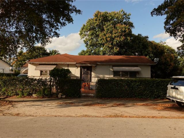 Продажа дома по адресу 909 NW 76th St - фото 7436722