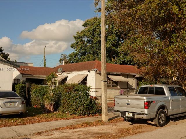 Продажа дома по адресу 909 NW 76th St - фото 7436724