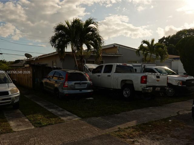 Продажа дома по адресу 810 NW 84th Ter - фото 7436727