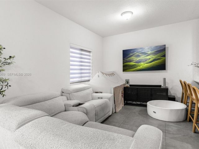 Продажа дома по адресу 16371 SW 44th Ter - фото 7436707