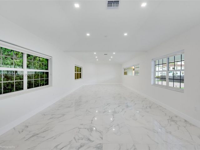 Дом в аренду по адресу 52 Camden Dr - фото 7477236