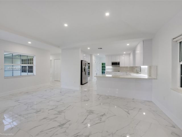 Дом в аренду по адресу 52 Camden Dr - фото 7477237