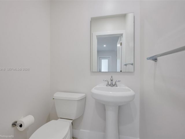 Дом в аренду по адресу 52 Camden Dr - фото 7477241