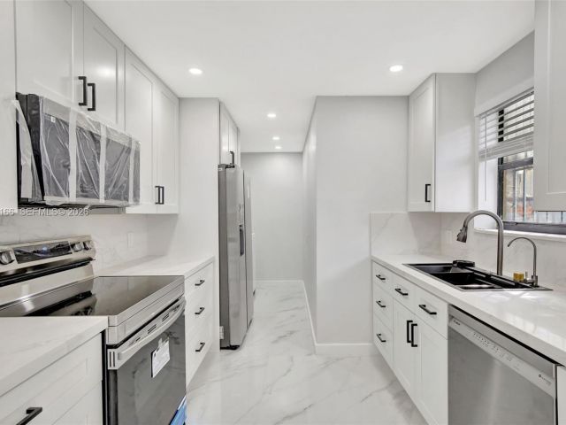 Продажа дома по адресу 3916 NW 207th St Rd - фото 7436960