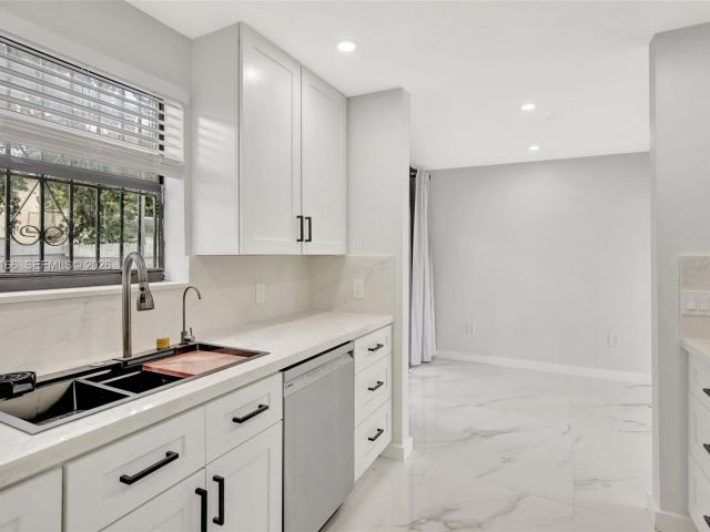 Продажа дома по адресу 3916 NW 207th St Rd - фото 7436962